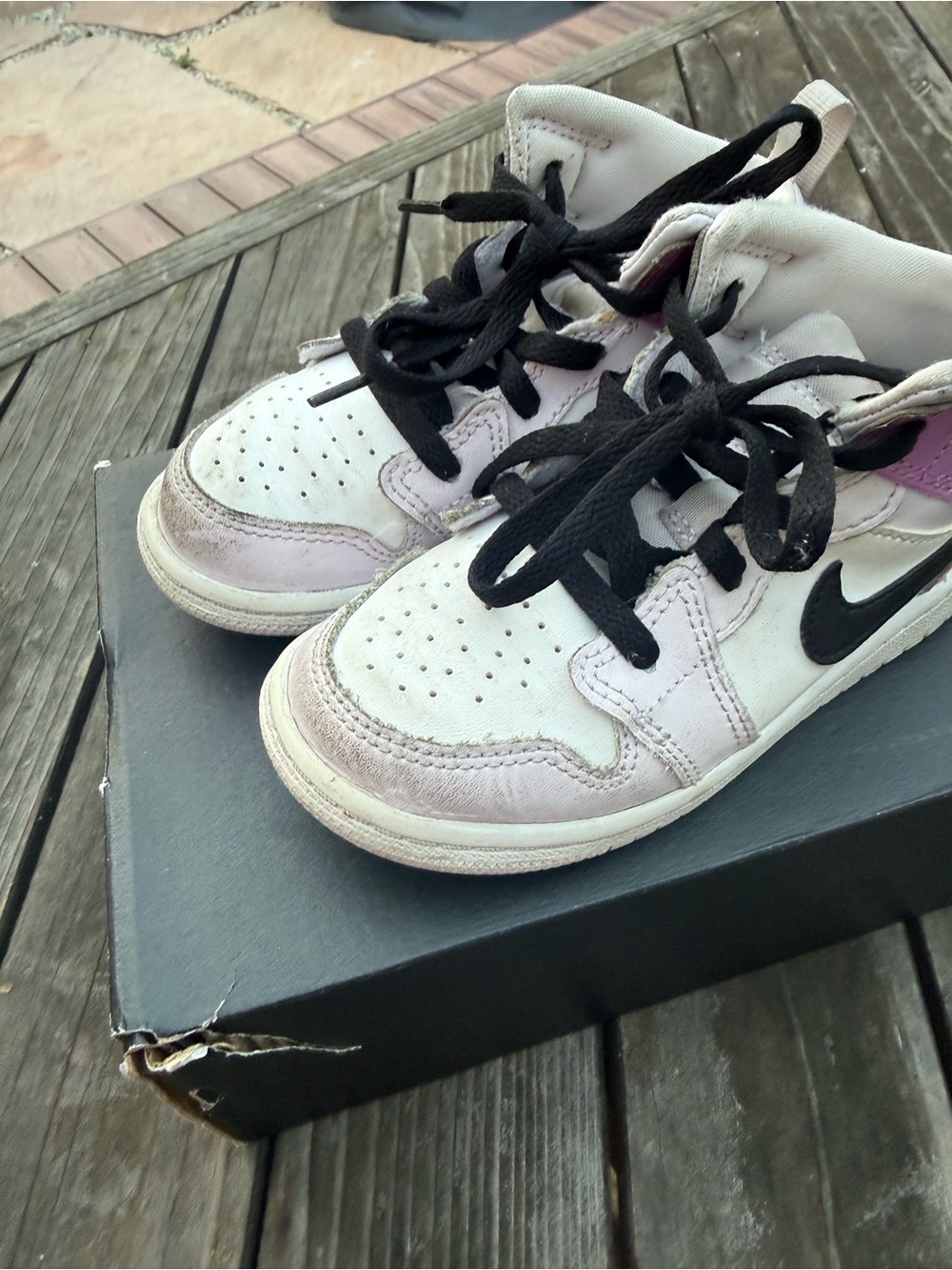 Nike Kids Jordon 1 Mid High-Top Sneakers in White, Lavender and Black - Picture 11 of 13